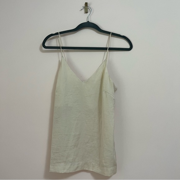 Cute v neck satin camisole in cream size US 6- H&M - Picture 1 of 6